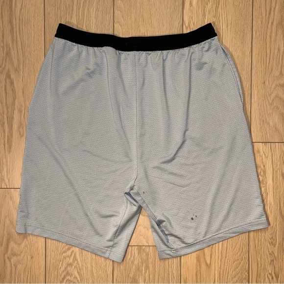 Reebok Activewear Shorts Size XL - Picture 2 of 2